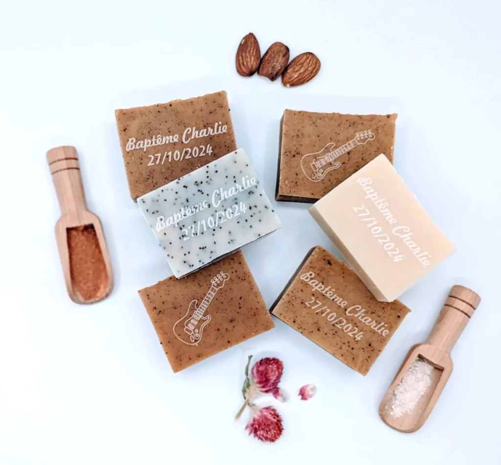 Photo d'ambiance de savons personnalisés