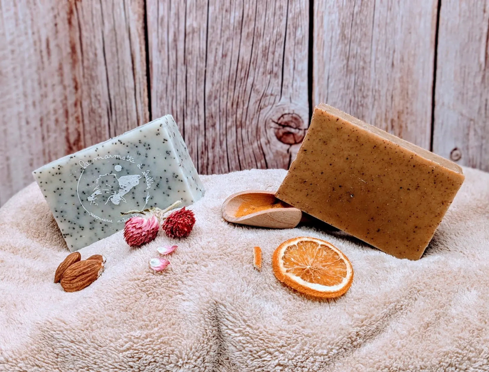 Savons exfoliants de la gamme Bulles de douceur