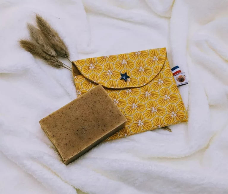 pochette pression jaune