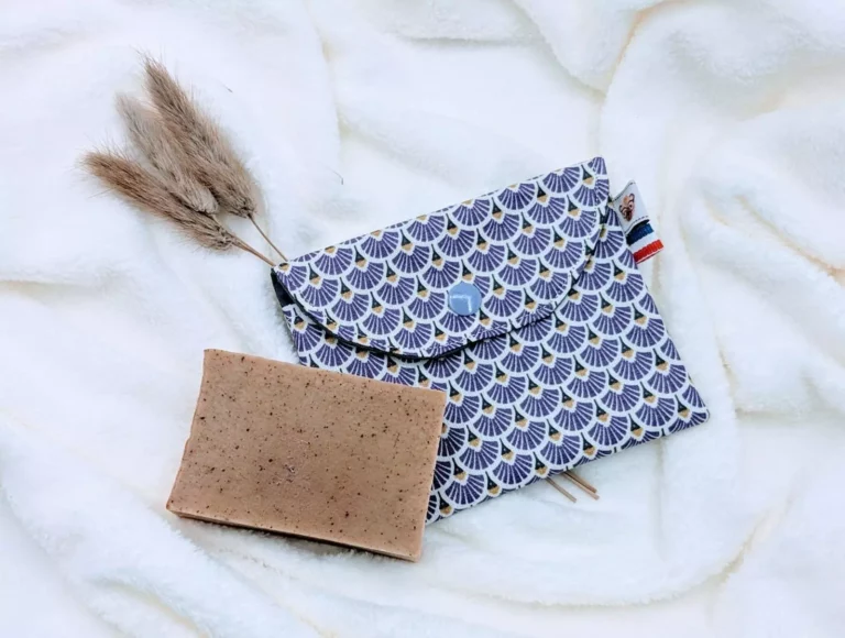 pochette pression violette