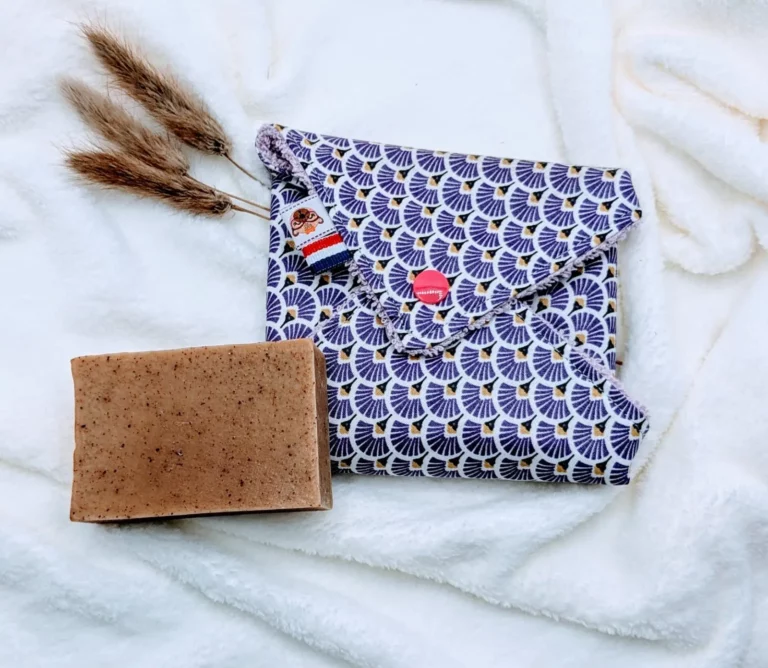 pochette kimono violette