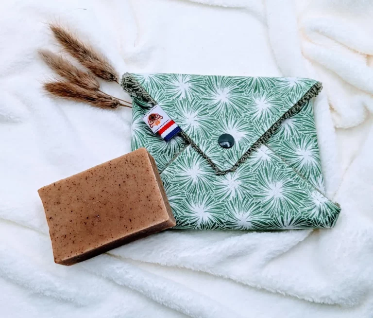 pochette kimono verte