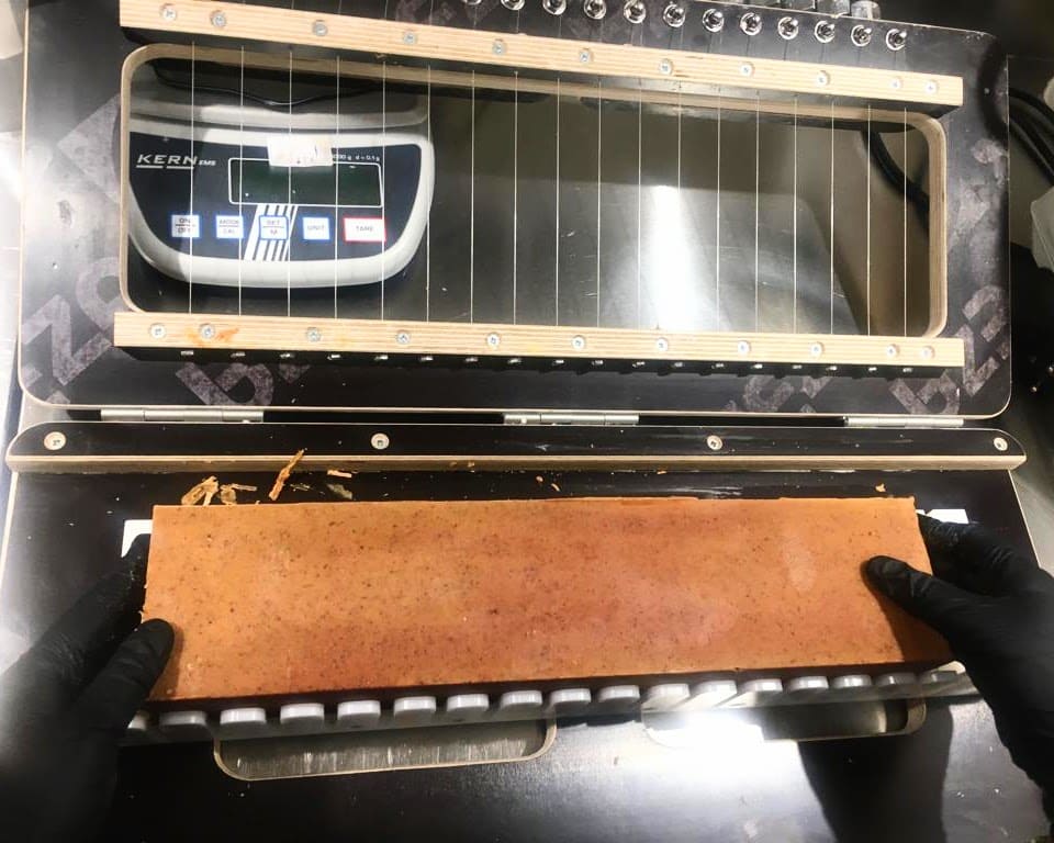 Découpe barre savon